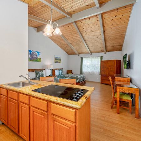 Castle Waimea Country Lodge מראה חיצוני תמונה